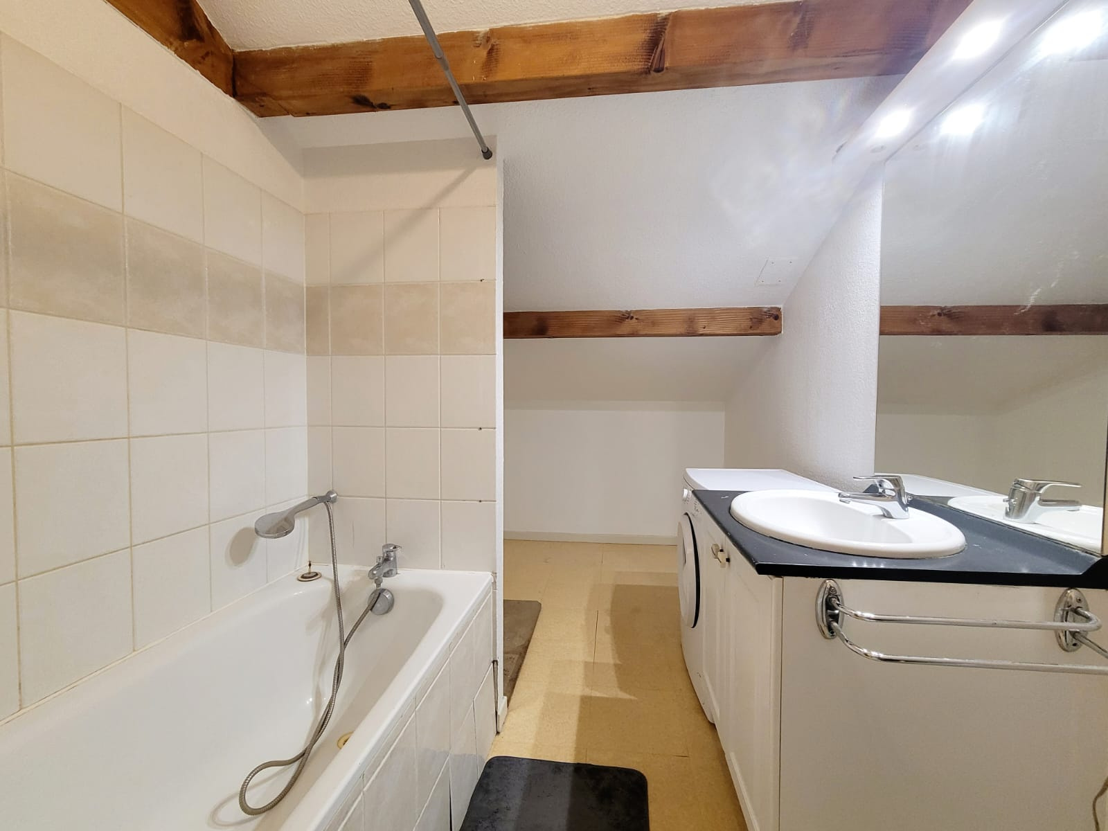 Image_8, Duplex, Jassans-Riottier, ref :AC1875