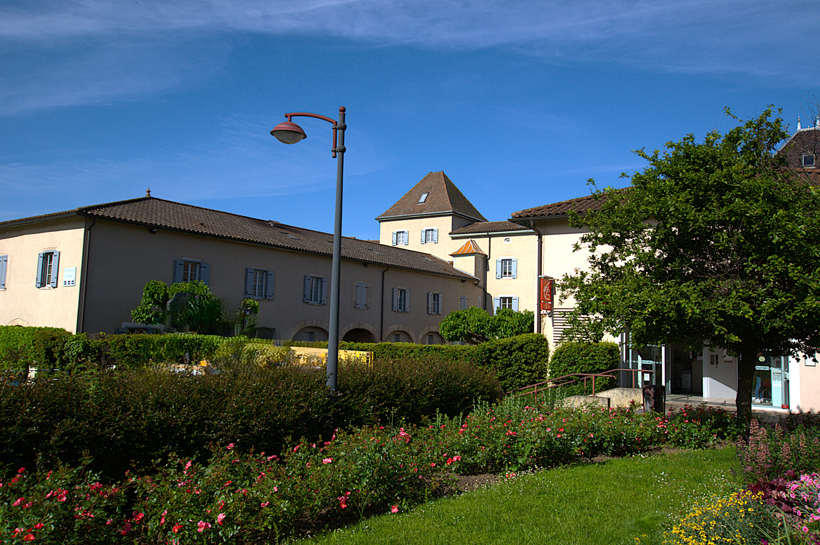 Image_1, Rez de jardin, Jassans-Riottier, ref :AC 1884